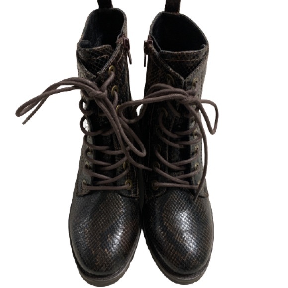 WHITE MOUNTAIN Danvers Faux Reptile Snakeskin Boots Sz 6 NWOT - Picture 2 of 11